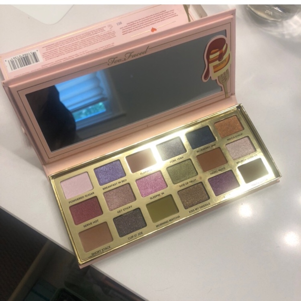 Makeup lot bundle - Picture 4 of 4